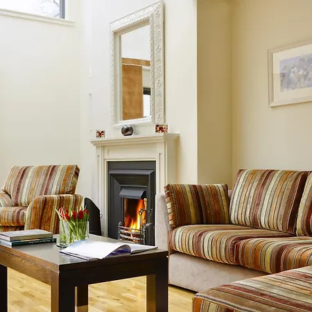 Self Catering Homes Town Centre 度假居