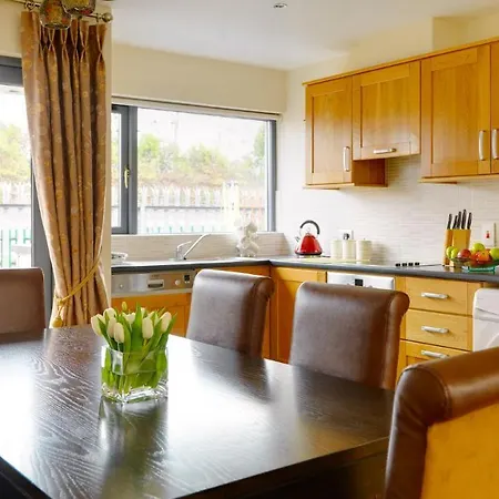 度假居 Self Catering Homes Town Centre *