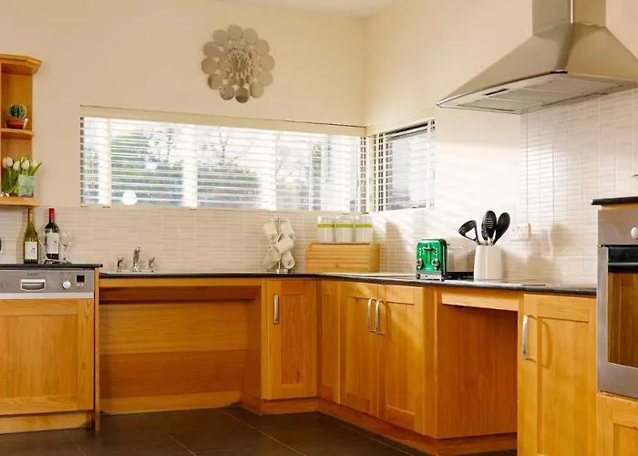 Self Catering Homes Town Centre 度假居 *